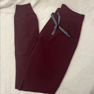 Figs Zamora Joggers in Burgundy